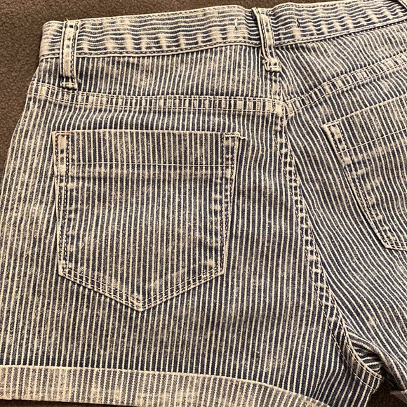Forever 21 Shorts - Picture 8 of 8